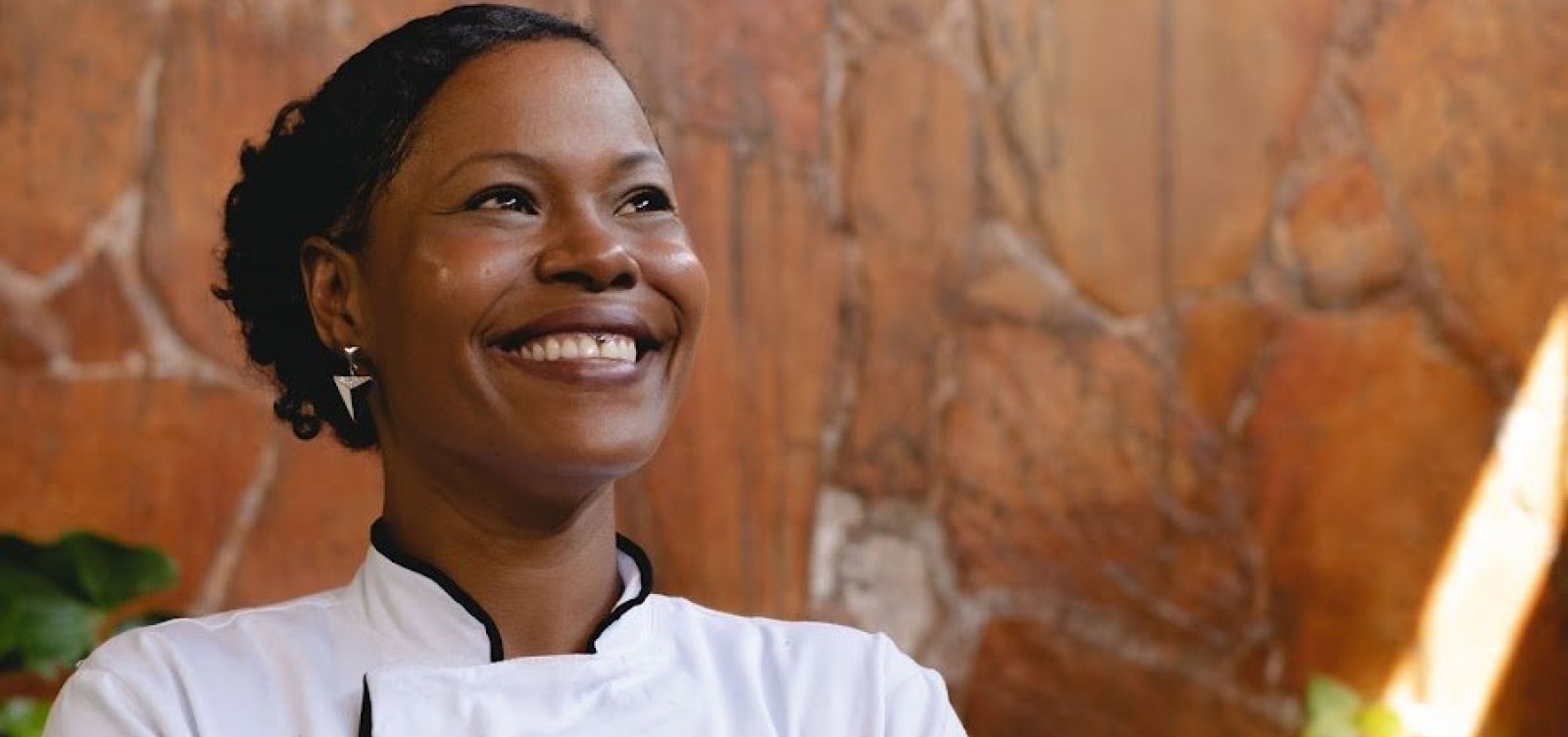 Chef Lili Almeida é a convidada na edição desta terça-feira do Aí vêm elas