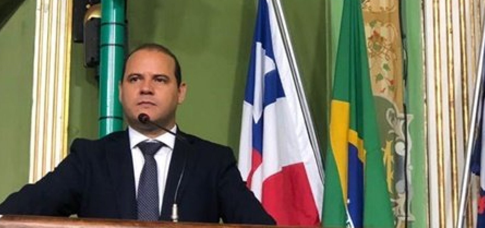 Suplente evita confronto com Carballal e diz que acatará parecer da Câmara de Salvador