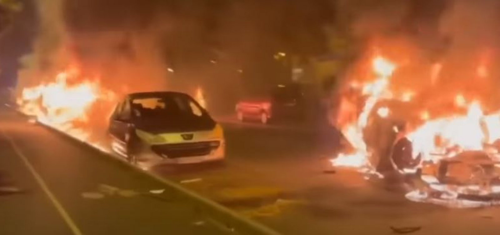 Protestos Contra Morte De Filho De Imigrantes T m 875 Pessoas Presas Na 
