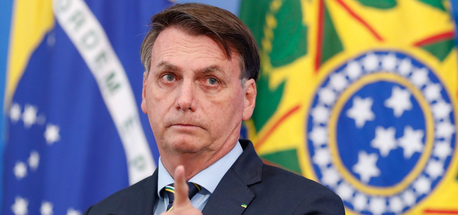 Com placar de 5 a 2, TSE condena Bolsonaro e o torna inelegível por oito anos