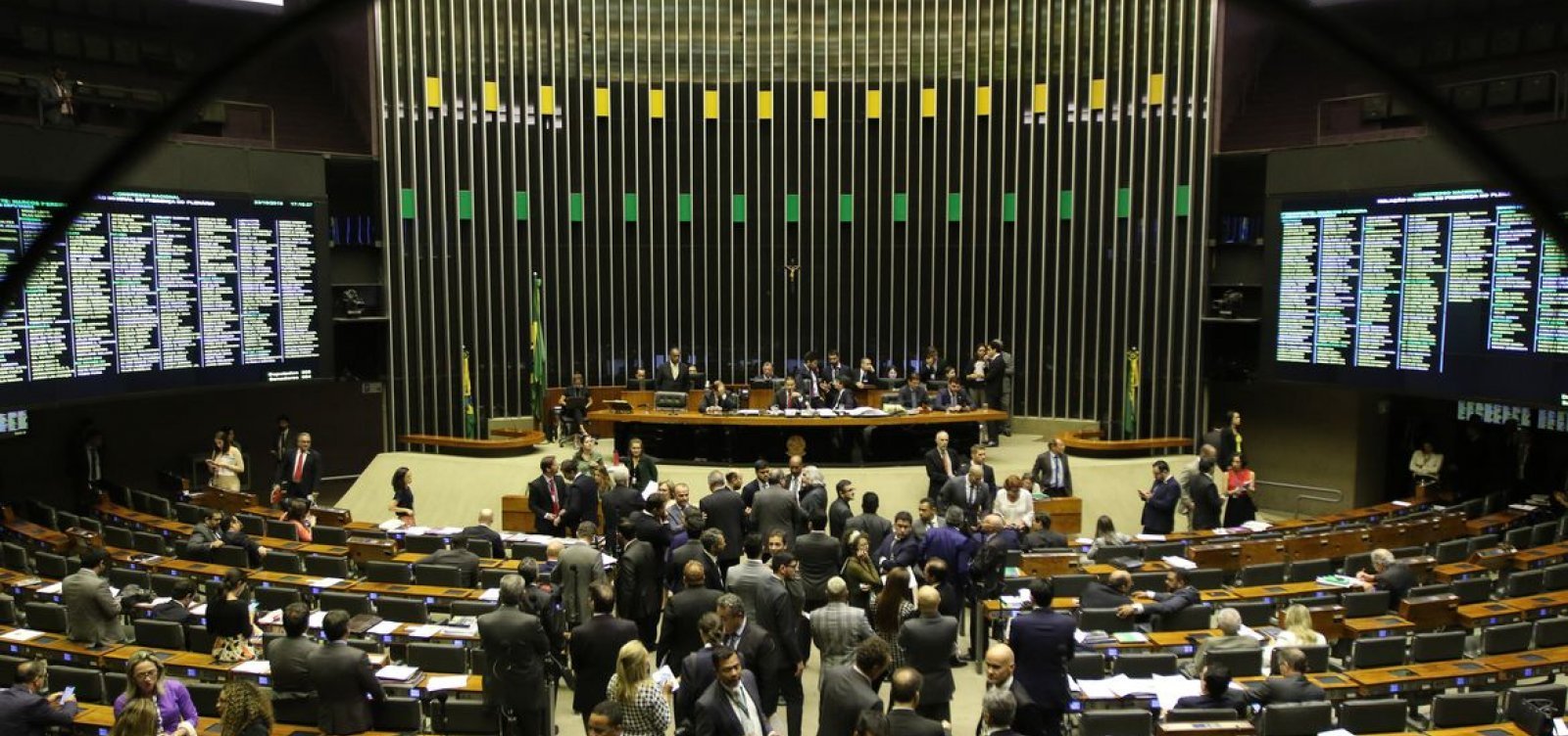Câmara dos deputados deve votar matérias econômicas na próxima semana