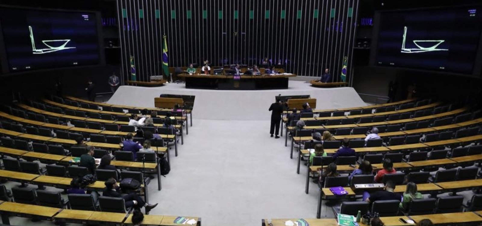 Ap&oacute;s governo dar "calote" de R$ 5 bi em emendas, centr&atilde;o tenta tornar repasse obrigat&oacute;rio