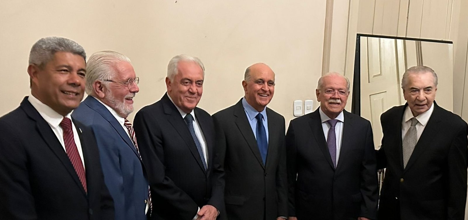 Jerônimo diz que fará jantar ou almoço para reunir ex-governadores no Palácio de Ondina