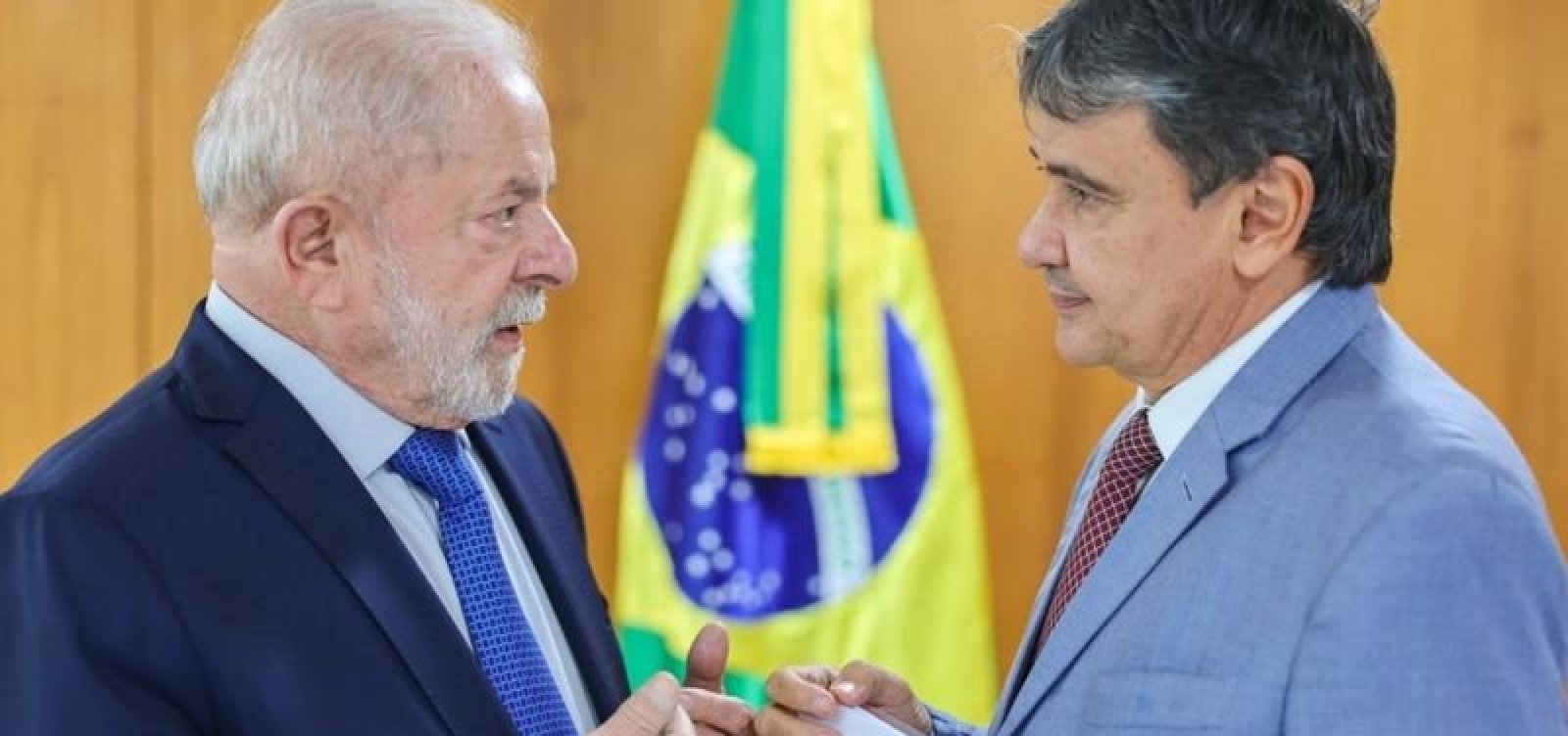 Retenção de emendas pelo Ministério do Bolsa Família causa críticas de Lula e cobiça do centrão