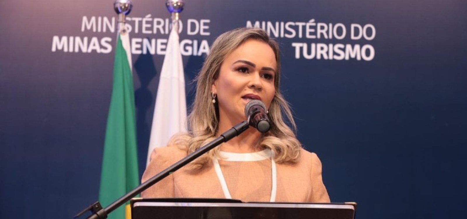 Ministra do Turismo deve renunciar o cargo nesta quinta-feira