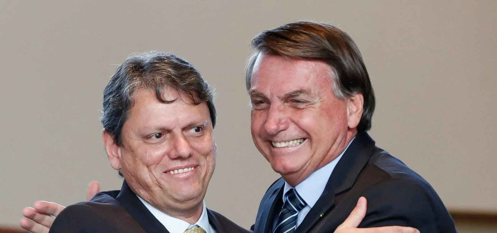 Em reunião com Bolsonaro, governador de SP é alvo de críticas por apoio à reforma tributária