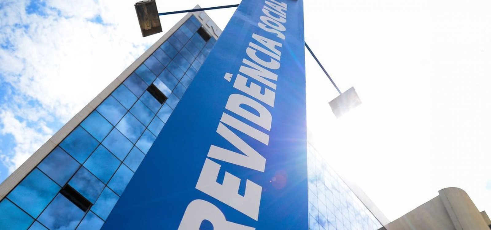 Lula deve assinar medida provis&oacute;ria para reduzir filas do INSS