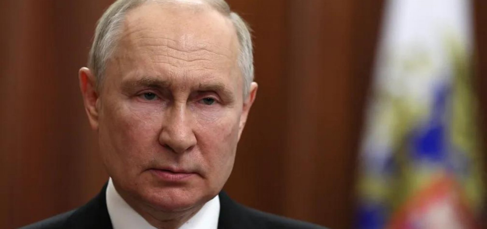 Putin diz ter estoque de bombas de fragmentação “suficiente” e ameaça retaliar caso a Ucrânia use-as na guerra