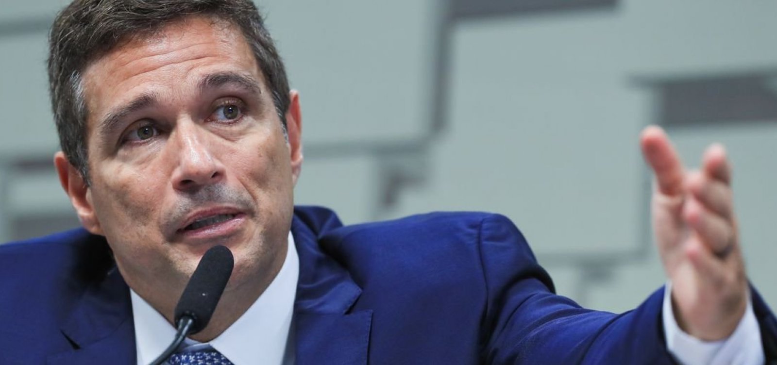 Campos Neto tenta controlar entrevistas de diretores do BC e gera insatisfação no governo Lula