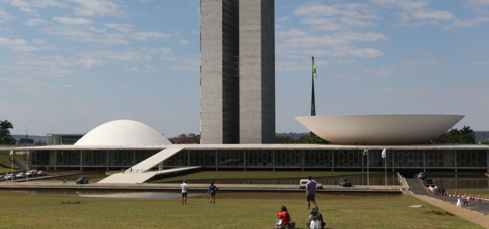 Com foco em pautas econômicas, Congresso Nacional retoma trabalhos após recesso