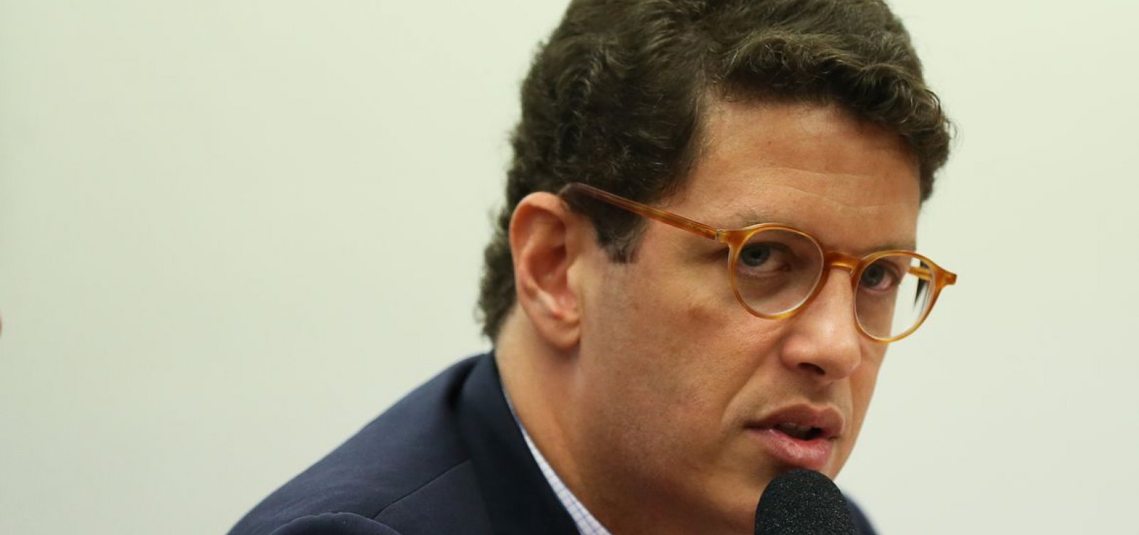 Salles troca ofensas com Gleisi e Sâmia em CPI do MST