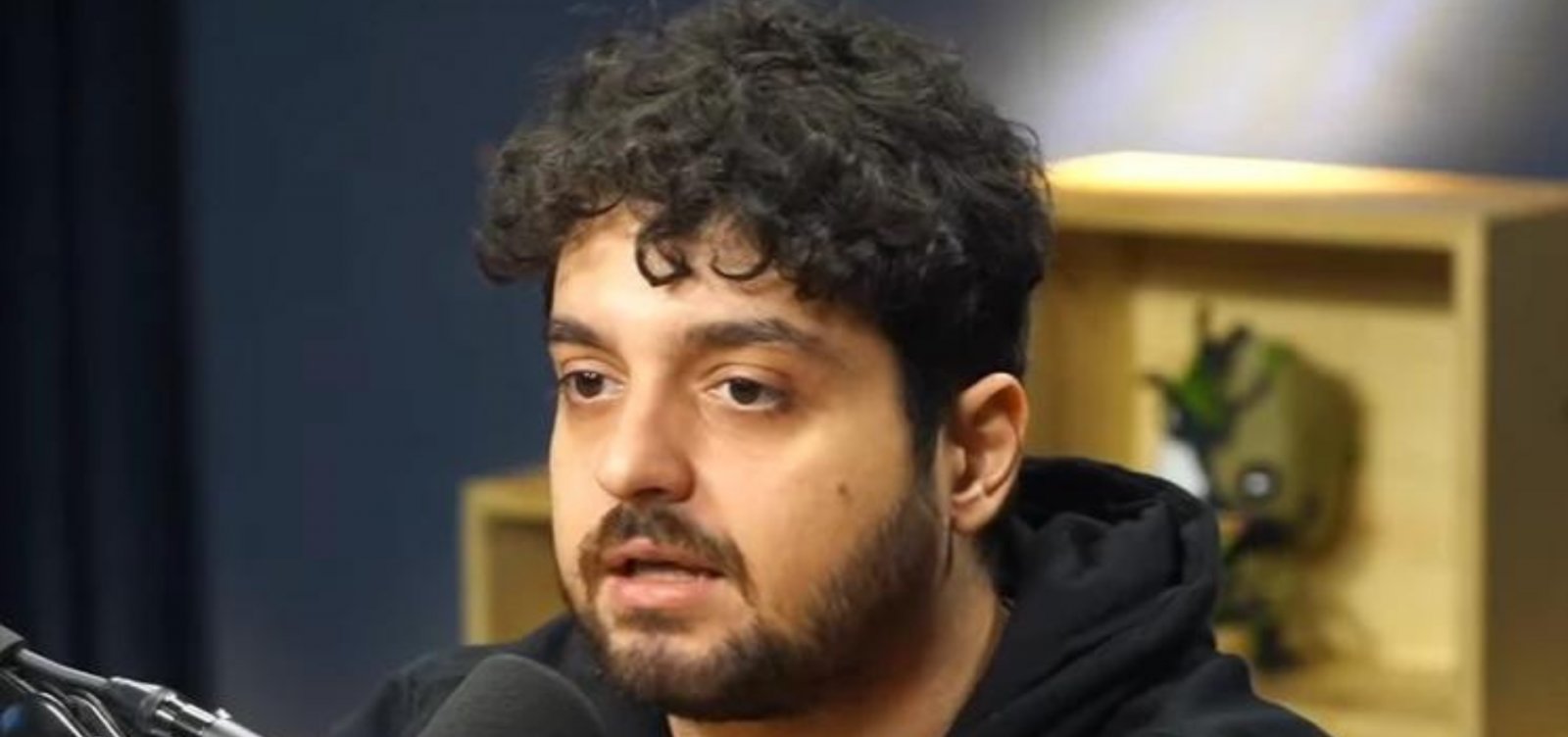 Moraes abre inquérito para investigar Monark e multa o influenciador em R$ 300 mil