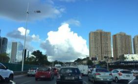 Trânsito: motoristas enfrentam congestionamento na Av. Paralela 