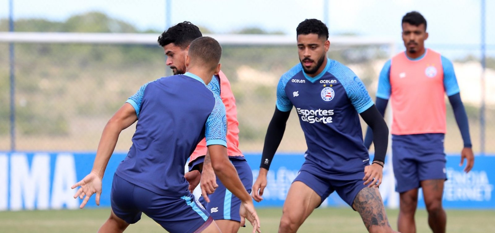 Adversário direto na briga contra o Z-4, Bahia encara o América-MG neste domingo