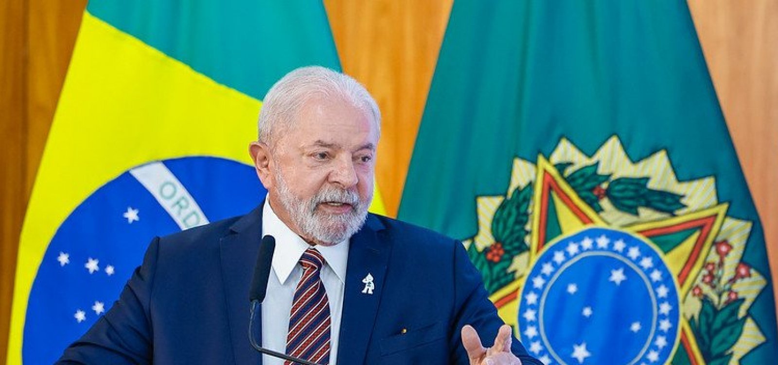 "Tentaram corromper a Polícia Rodoviária Federal para não deixar pobre votar", criticou Lula