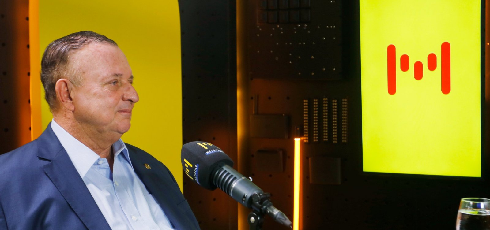 "Campo Formoso é como a Faixa de Gaza", diz Adolfo Menezes sobre embate com Elmar Nascimento na cidade 