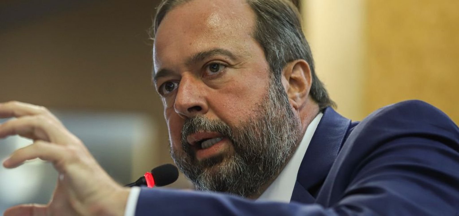 Ministro de Minas e Energia aponta falha da Eletrobras em subsidiária no Ceará como causa de apagão