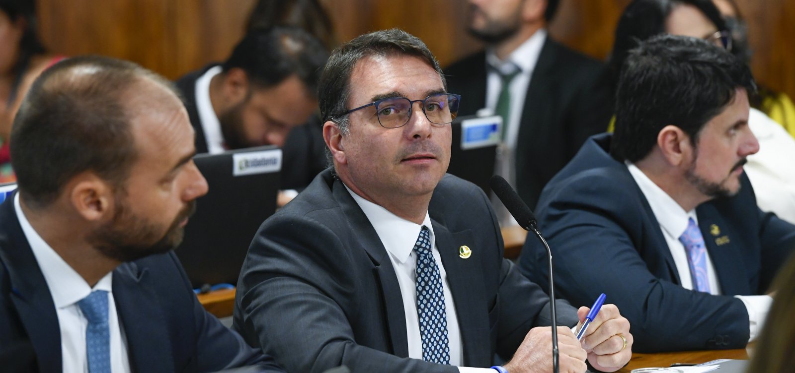 Flávio Bolsonaro confirma encontro entre ex-presidente e hacker para discutir vulnerabilidades das urnas 