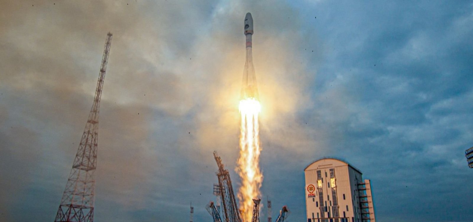 Missão lunar russa fracassa após colisão de sonda