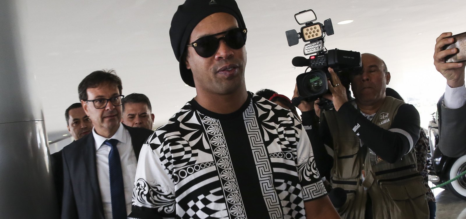 Após ausência, CPI das Criptomoedas aprova condução de Ronaldinho Gaúcho