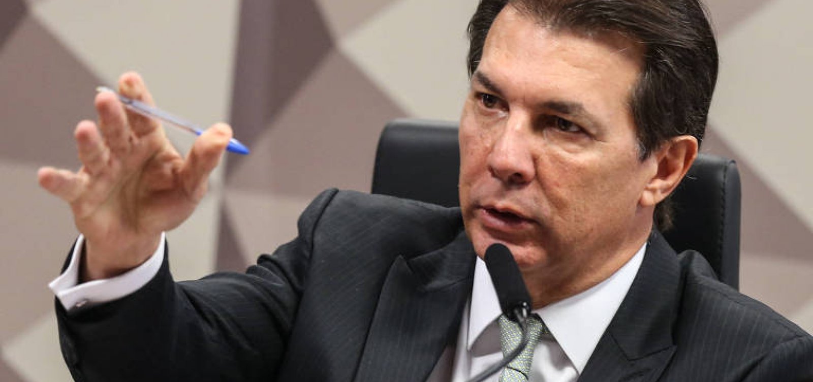 Entidades chamam de autoritária decisão de barrar a entrada de fotógrafo na CPI