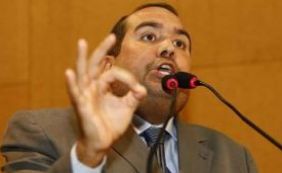 "Preocupação do governo é obstruir a Lava Jato”, afirma Sandro Régis