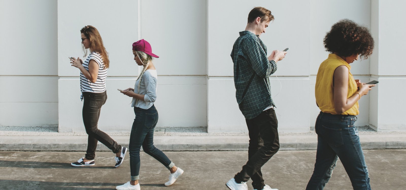 Apenas 57% dos jovens preferem a democracia, aponta estudo