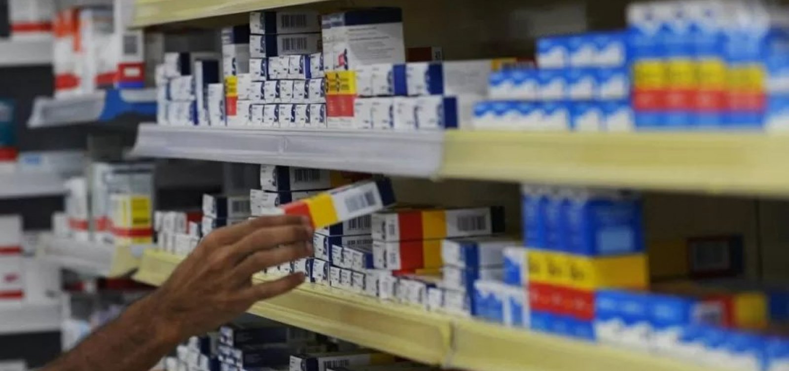 Farmácia em Salvador usa "clientes falsos" para fiscalizar se funcionários coletam CPFs nos atendimentos
