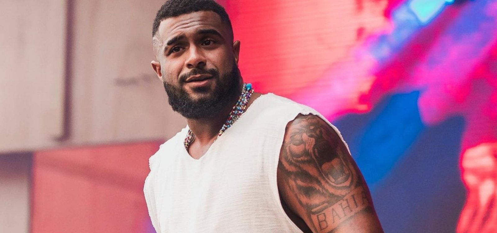 Após críticas por show ruim, Baco Exu do Blues desabafa: "Não estou bem" 