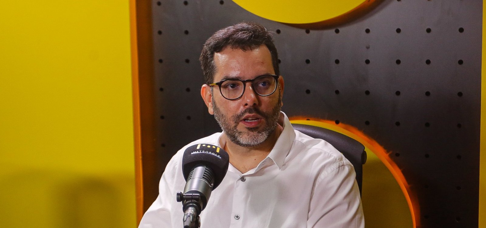 Farmácias só podem comercializar dados se tiverem consentimento dos clientes, diz especialista