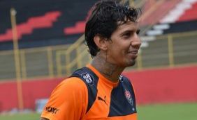 Zagueiro Victor Ramos é regularizado e já pode reforçar o Vitória