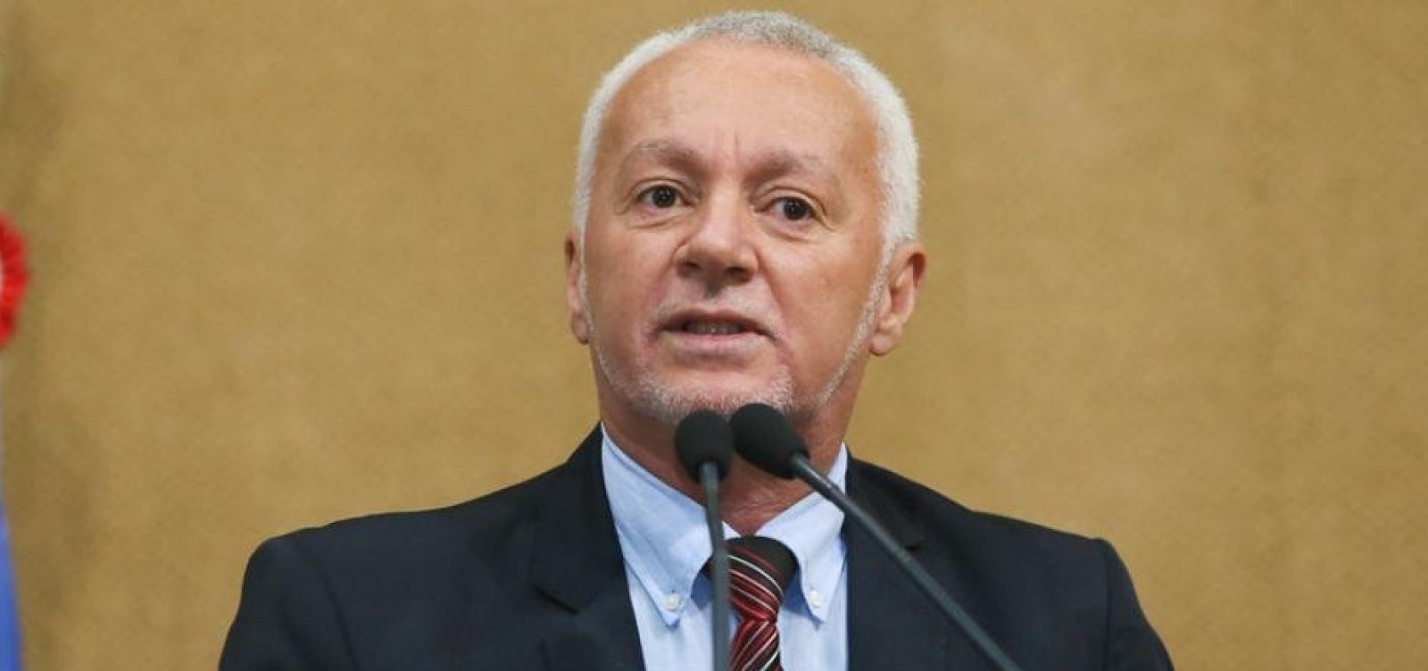 Bobô estima que torcidas mistas devem voltar aos estádios na Bahia até 2025 