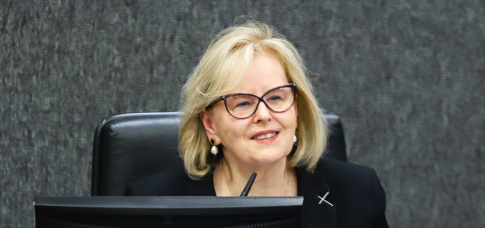 Emocionada, Rosa Weber preside sua ultima sessão no CNJ antes da aposentadoria: "Um enorme privilégio"