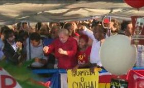 "Voltei a ser 'Lulinha Paz e Amor'", diz Lula em ato pró-governo em São Paulo