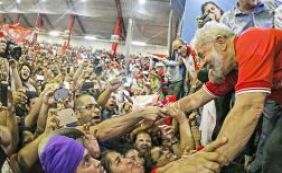"Eles querem viajar para Miami, eu viajo pelo Brasil", declara Lula