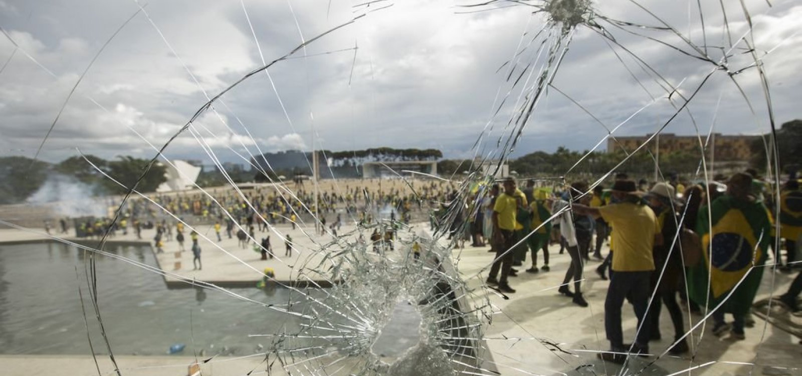Bolsonarista foragida há 9 meses se entrega à Polícia