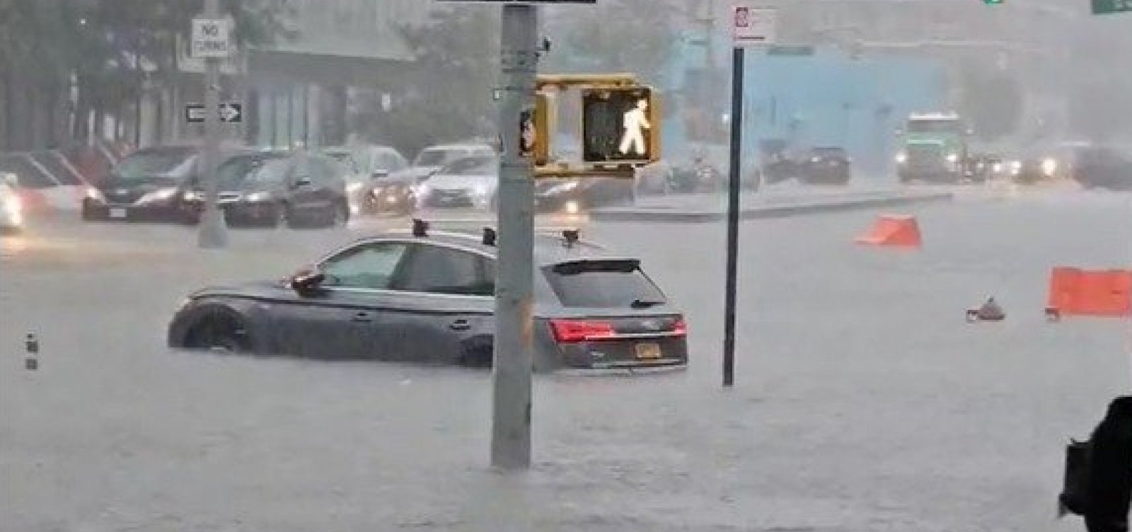 Tempestades como a que alagou Nova York são "novo normal", diz governadora