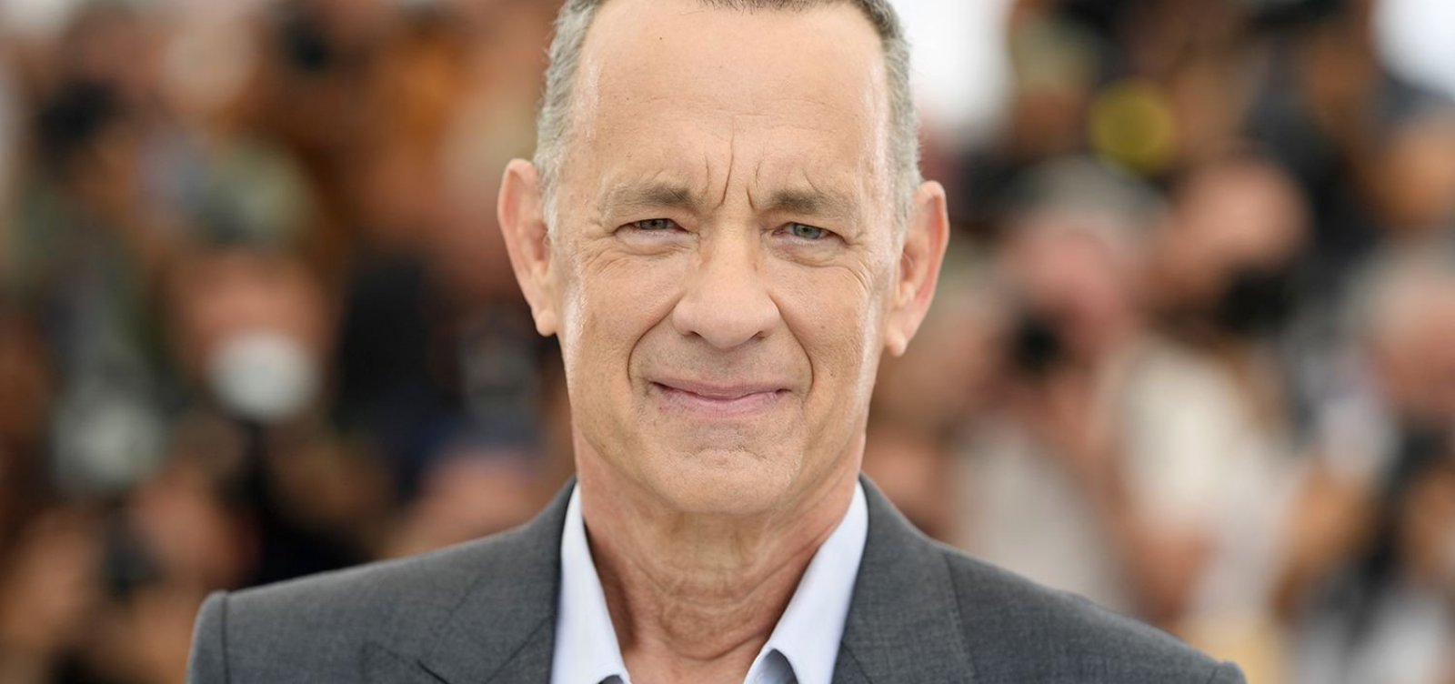 Tom Hanks denuncia comercial de plano odontológico com seu rosto criado por IA: "Não tenho nada a ver com isso"