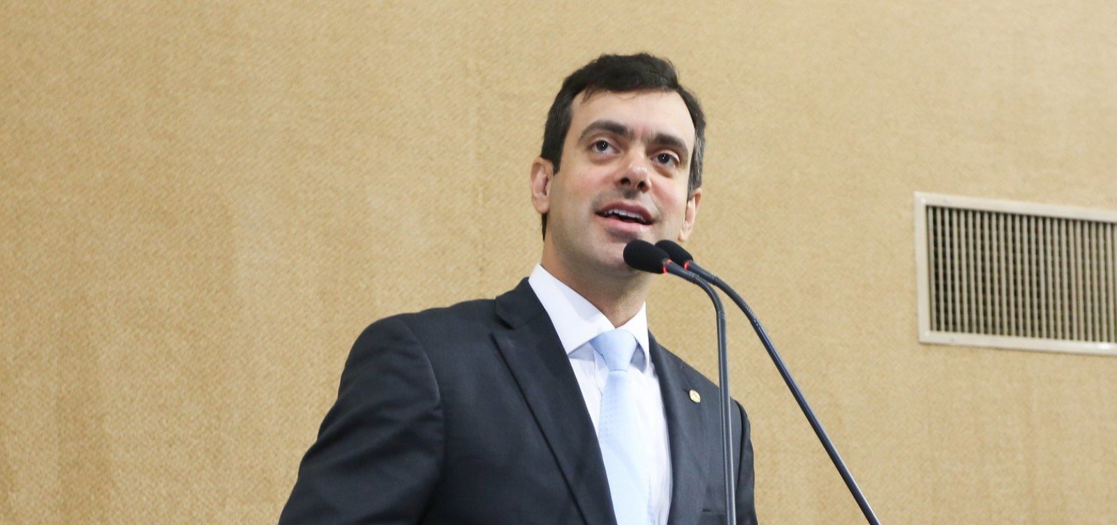 Tiago Correia é apontado como favorito para assumir presidência do PSDB na Bahia