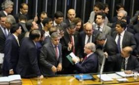 Comissão do impeachment define roteiro de trabalho nesta segunda-feira