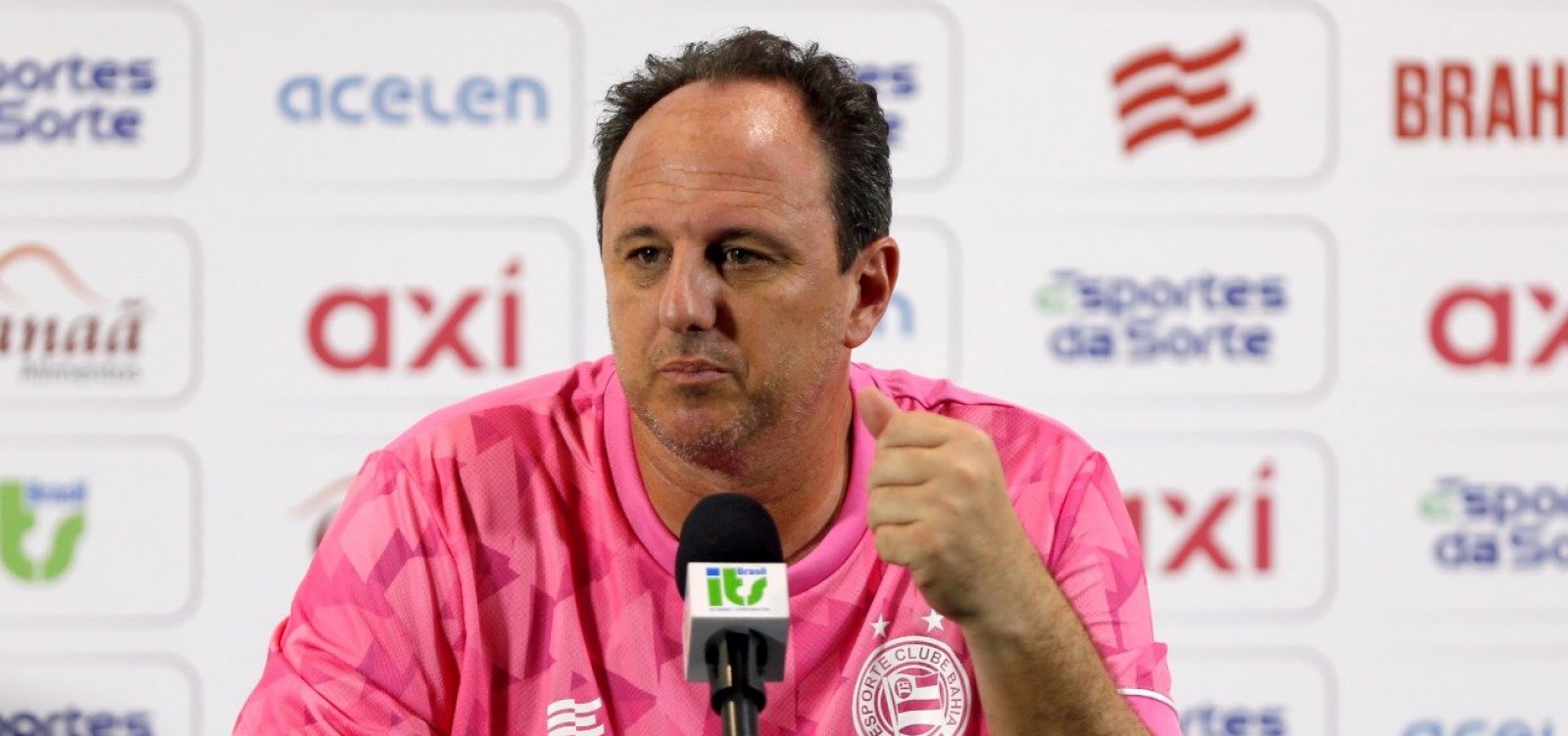 Ceni elogia desempenho defensivo do Bahia e avalia postura: "Competitivo"