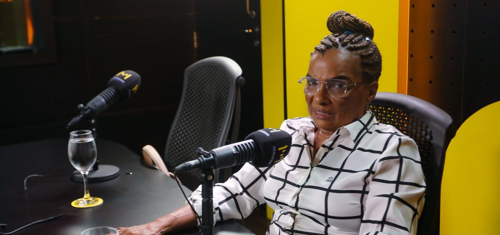 “Os mais claros eram melhor tratados”: Isabel Souza, autora de ‘Barriga Suja’, explica o racismo intrafamiliar