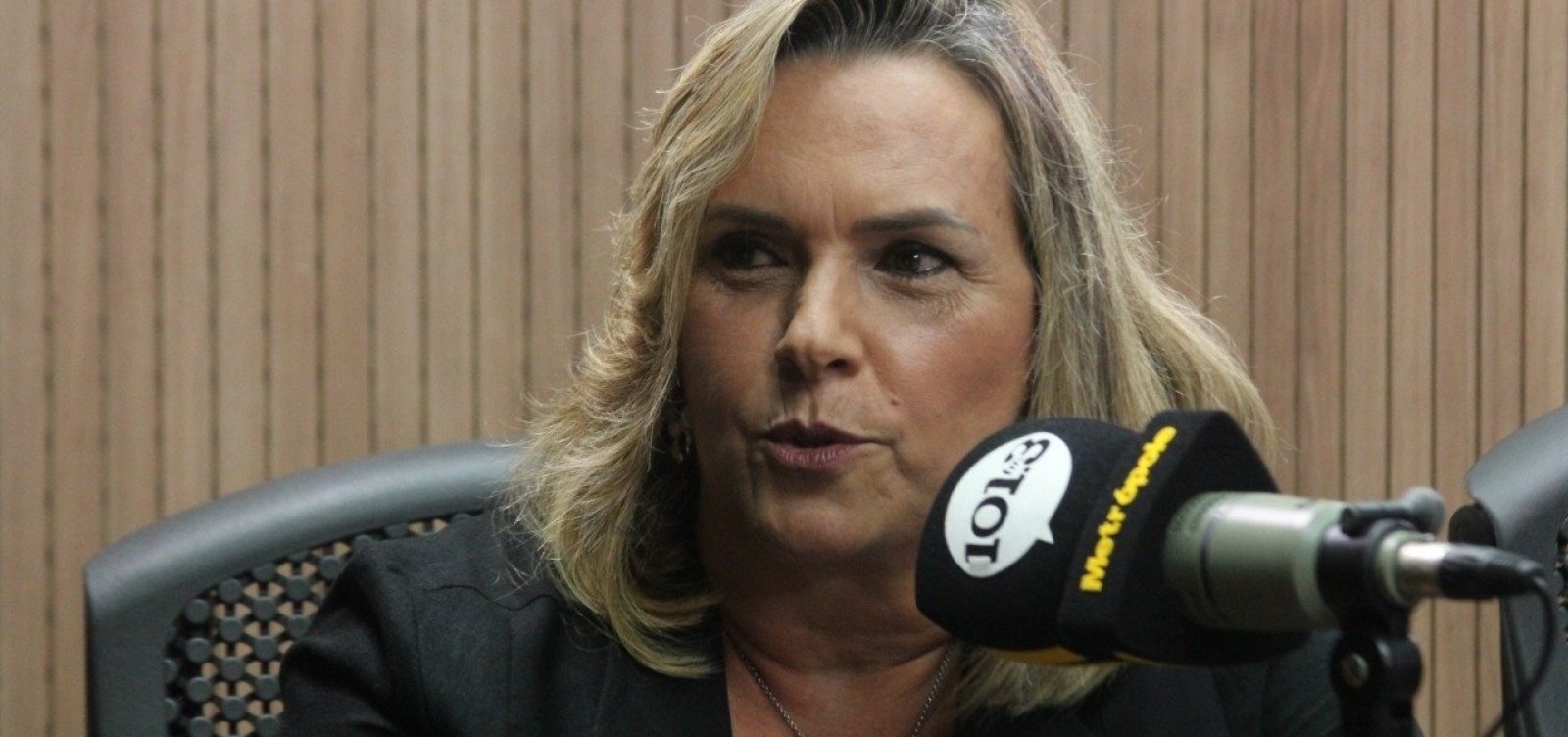 Kátia Alves é absolvida de processo sobre caso das escutas ilegais na época de ACM