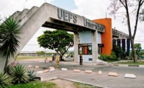 Mais de 3 mil faltam ao primeiro dia do vestibular da Uefs; confira gabarito