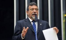 Florence fala em paz social e diz que erros não justificam o impeachment