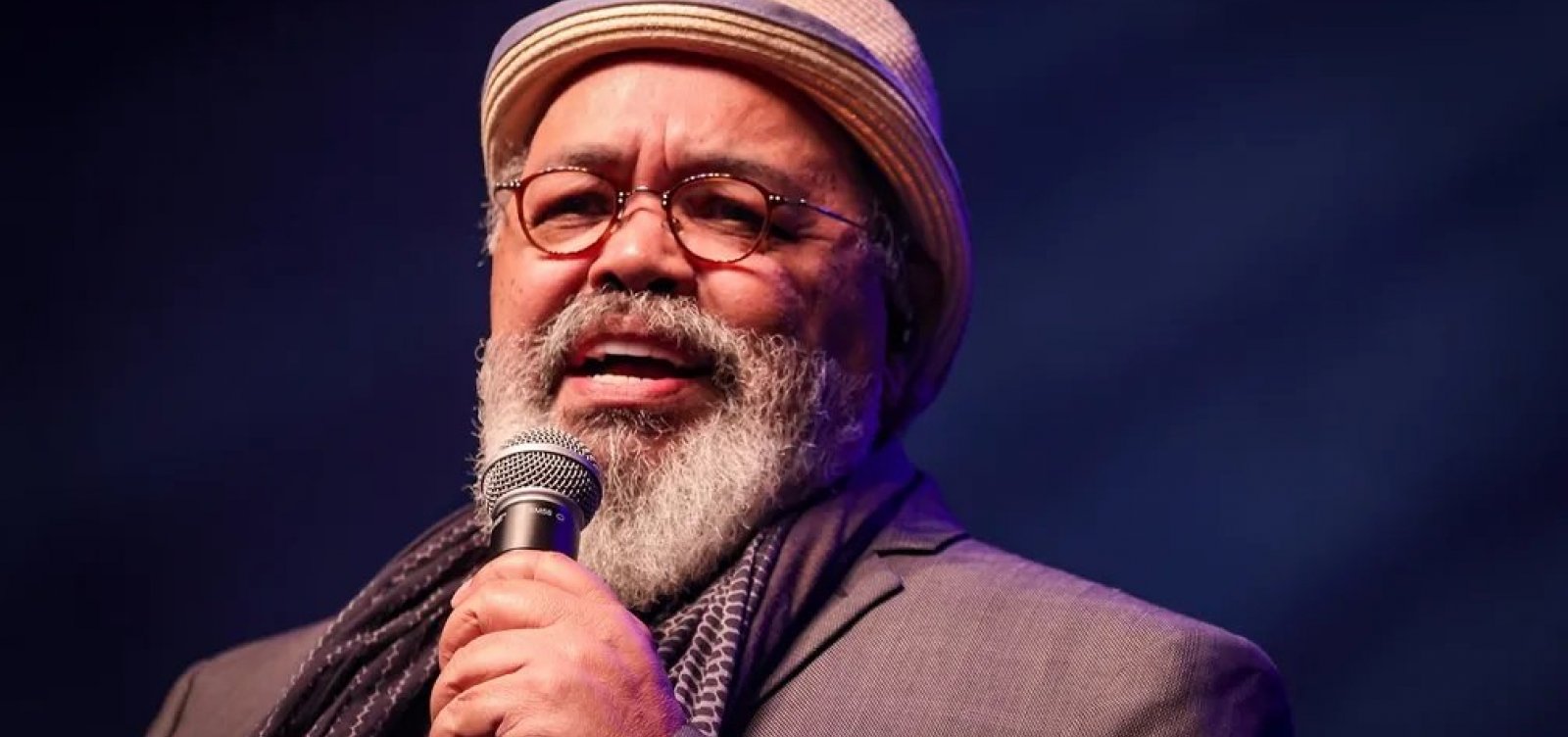 "Para mim tinha acabado a vida", diz Jorge Aragão após vencer um câncer