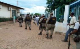 Presos fazem buraco em teto e fogem de complexo policial em Barreiras 