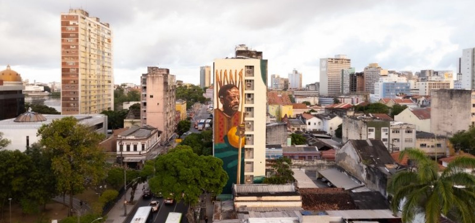 Naná Vasconcelos é homenageado com mural gigante no centro de Recife