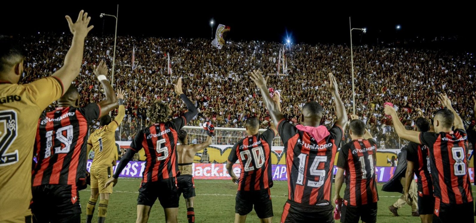 Taça de campeão da série B será entregue ao Vitória no Barradão, em partida contra o Sport