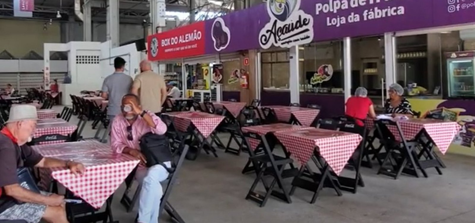 Boxes fechados e fuga da clientela: Mercado do Rio Vermelho enfrenta crise após requalificação 